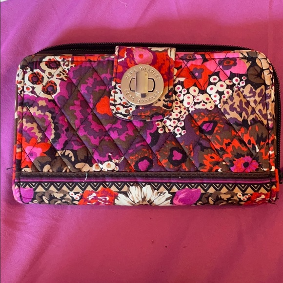 Vera Bradley Handbags - NWOT Vera Bradley Wallet